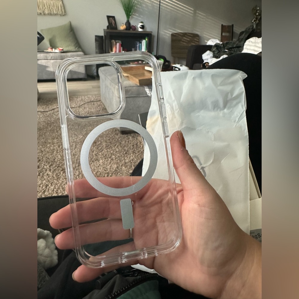 iPhone 14 pro otterbox clear MagSafe case